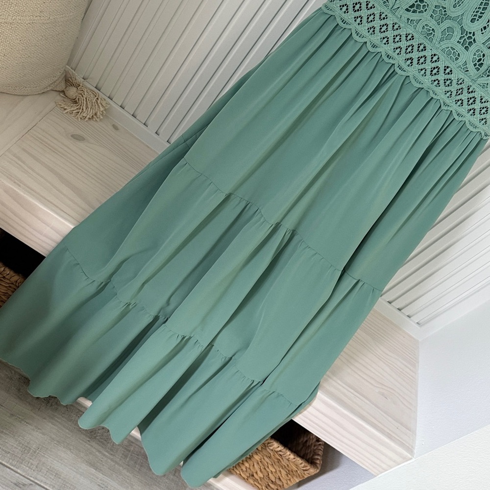 Elegant Green Lace Tiered Dress - Picture 3 of 6